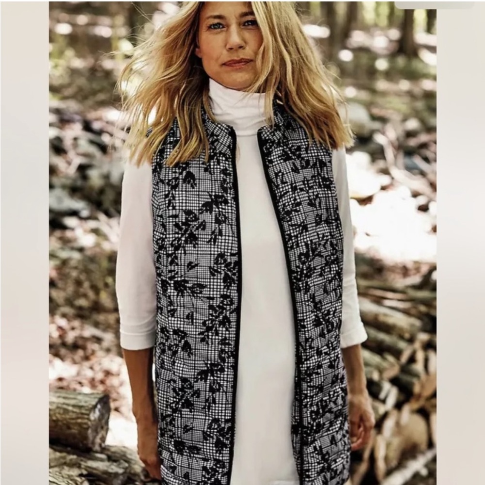 J. Jill Down Puffer Quilted Vest Size Medium Black and White Floral